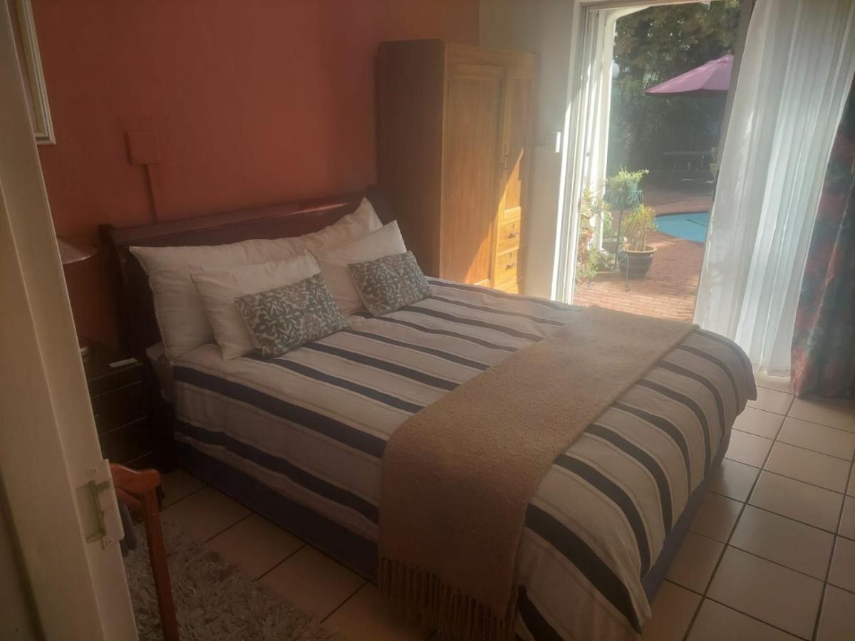 Sleep Eezy Cottages Бенони Экстерьер фото